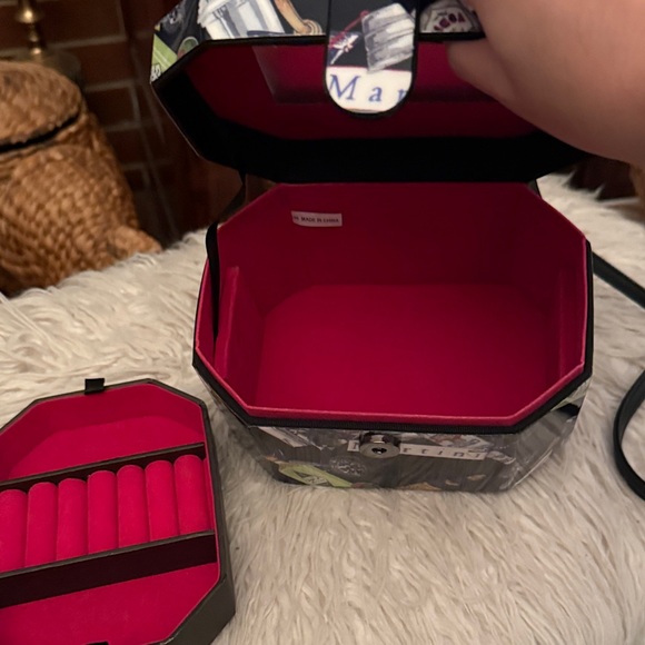 Martini Jewelry Box Handbag - Picture 7 of 10
